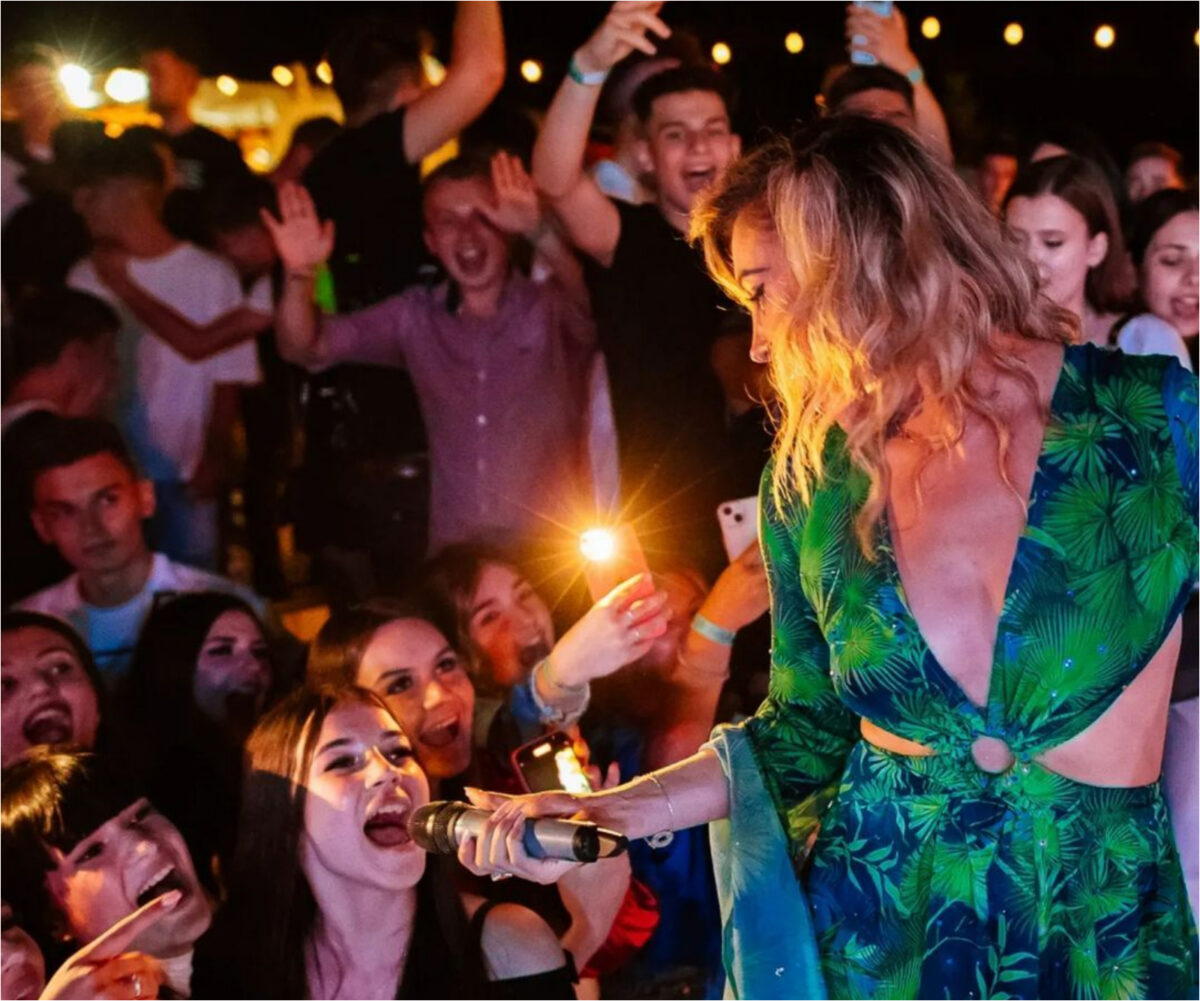 Imagine Stire Lora, dezvăluiri tulburătoare la Untold! Cum a făcut-o un iubit gelos să rateze şansa vieţii | 2review.ro