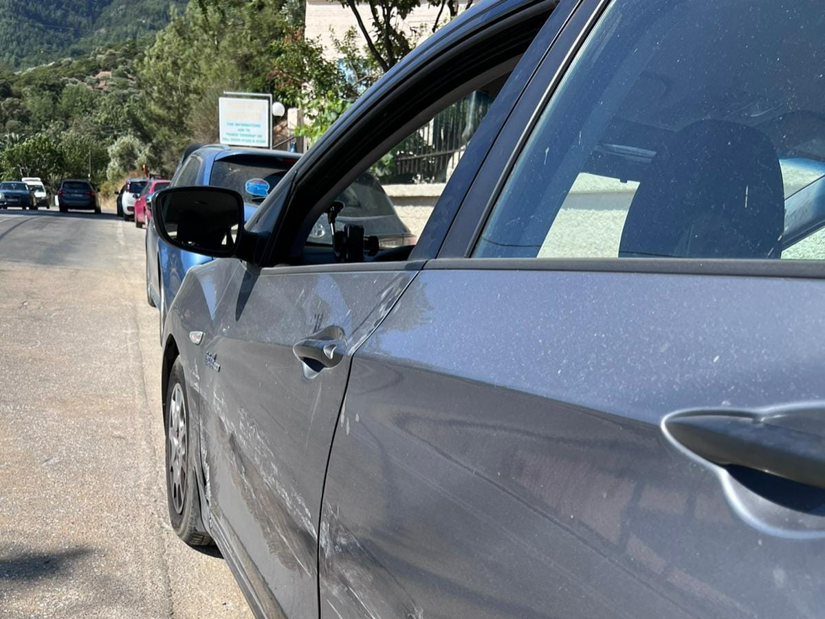 Ce a păţit un român în Thassos, după ce şi-a parcat maşina în faţa hotelului unde era cazat: „Din păcate, am avut parte de o surpriză neplăcută astăzi”