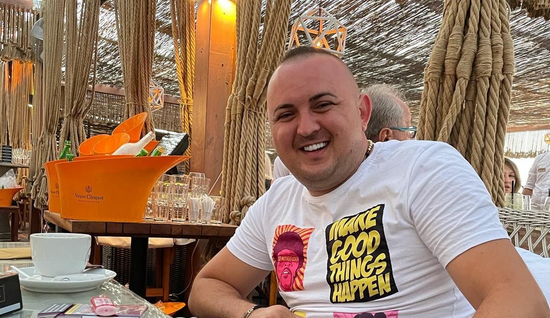 Imagine Stire Vasile Ceterașu a recunoscut tot! Artistul și-a înșelat soția: ”M-a și prins, mă urmărea prin oraș” | 2review.ro