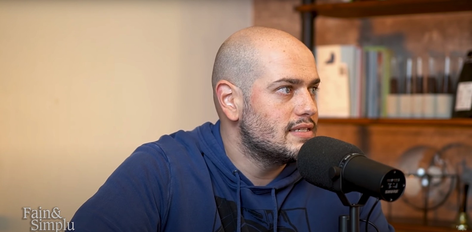 Ce a fost nevoit să facă BRomania când a venit din America. Celebrul vlogger face dezvăluiri de dinainte de faimă 