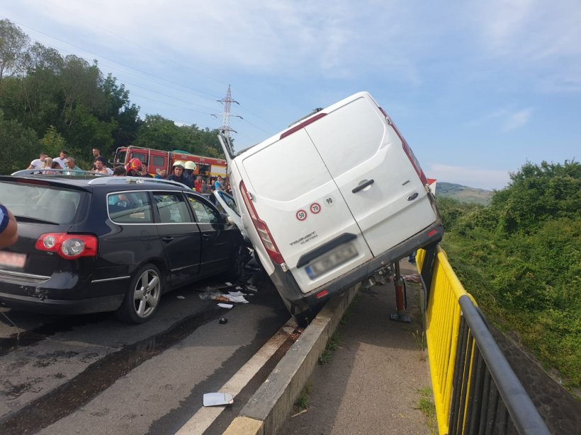 Accident rutier horror! O persoană a murit, alte patru au fost rănite