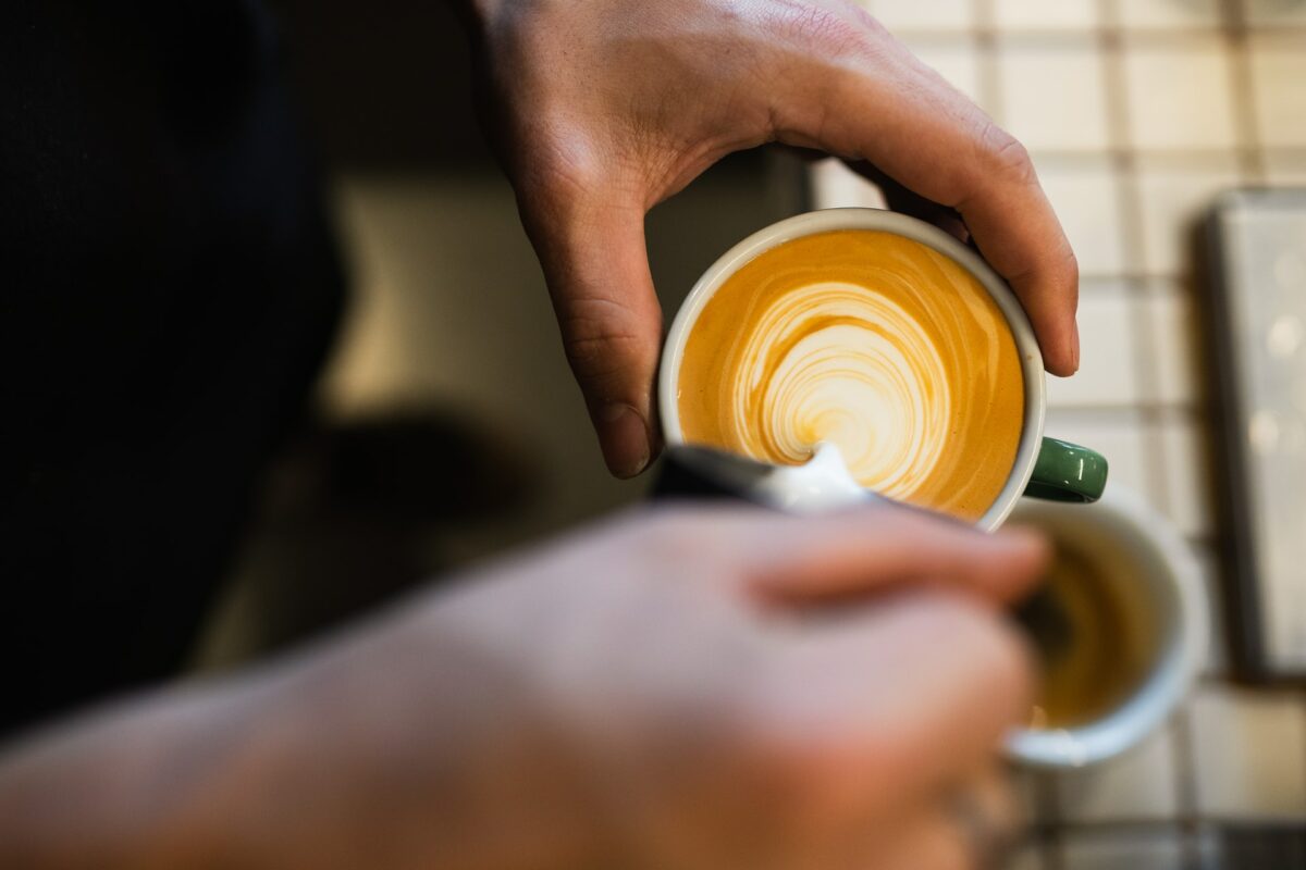 Cele 7 beneficii ale cafelei decofeinizate pentru creierul nostru