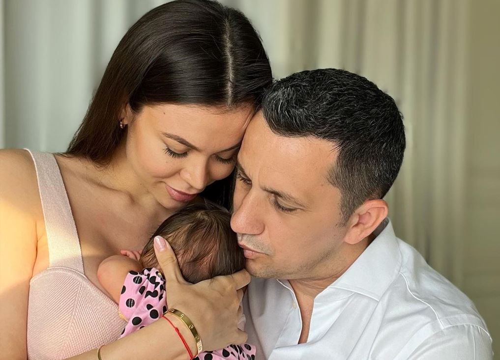 Imagine Stire Cum i s-a schimbat viaţa Denisei Filcea de când a devenit mămică: „Nici nu mă gândesc la oboseală…” | 2review.ro
