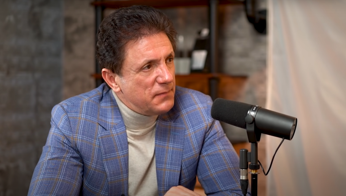 Imagine Stire Gică Popescu a mărturisit care a fost cel mai greu moment din viață pe care l-a trăit. Dezvăluirile făcute de fostul fotbalist în podcastul lui Mihai Morar | 2review.ro