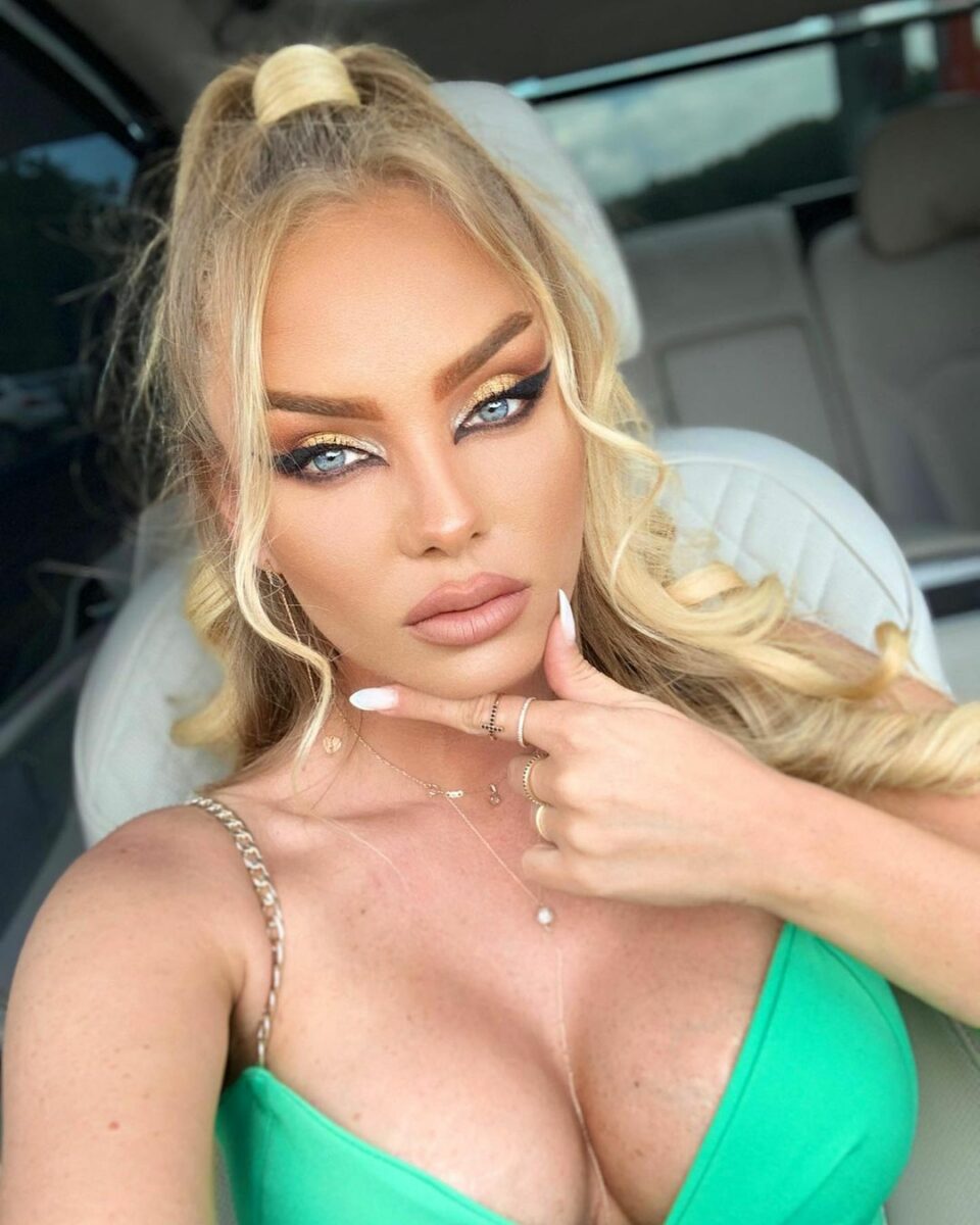 Imagine Stire Maria Constantin a bătut palma cu Antena Stars! Ce emisiune va prezenta artista | 2review.ro