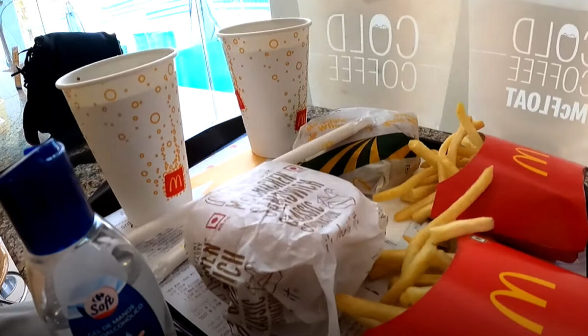 „Totul e greșit aici!” Cum a reacționat acest turist din România, după ce a comandat un burger într-un McDonald’s din India