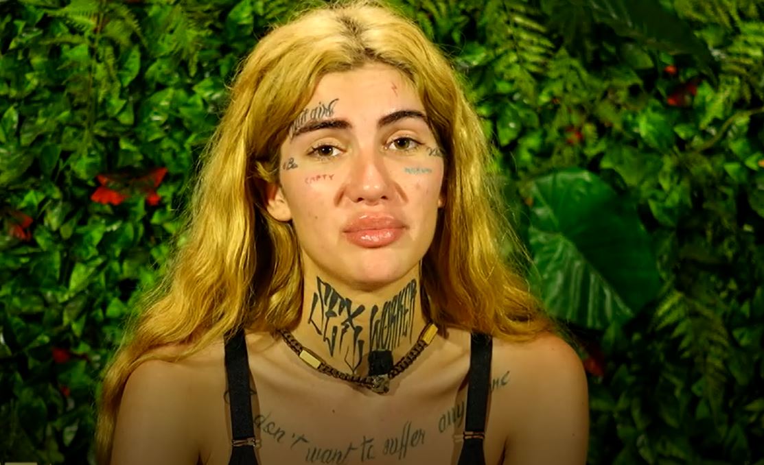 Imagine Stire Bia Khalifa, în război cu Mitrea, după ce a văzut că s-a sărutat cu Ruxi: „Deformatul de Cristi…” | 2review.ro
