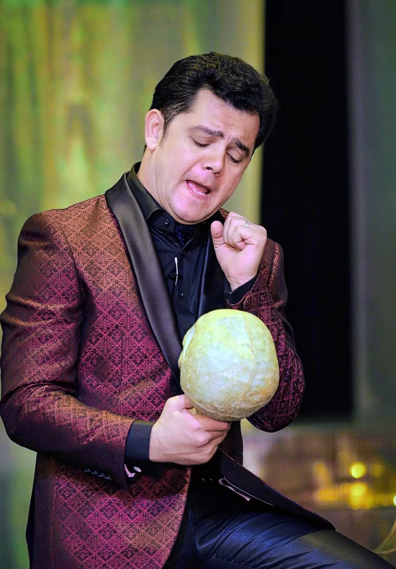 E un mare om care ne-a ajutat pe toți tinerii