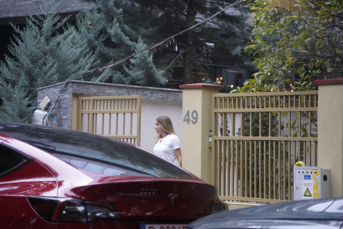 Totul e sub control, pare să spună Simona (Foto: CANCAN.RO)