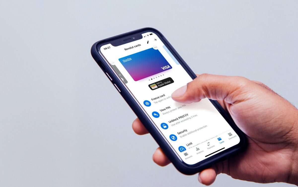Compania Apple, anunț important pentru cei care au Iphone și Revolut: ”Am descoperit două probleme”
