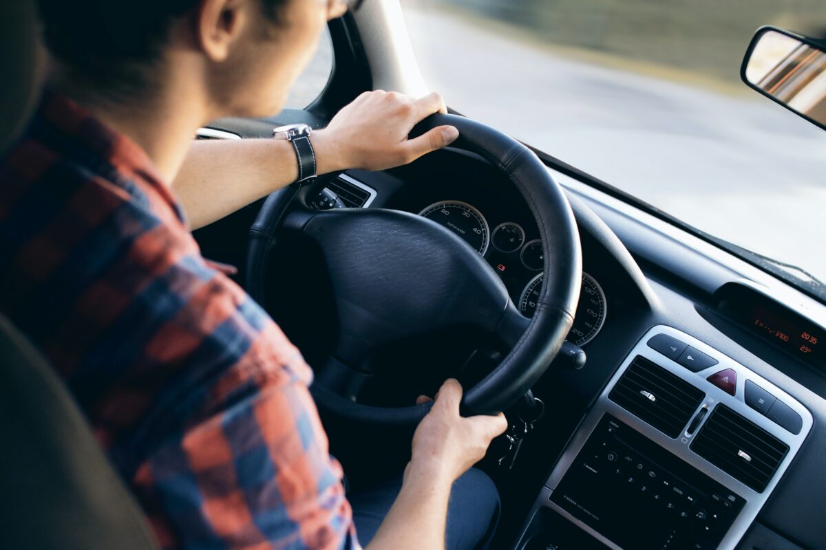 Rămâi fără permis instant şi iei amendă 2900 lei! Greşeala „fatală” pe care o pot face şoferii