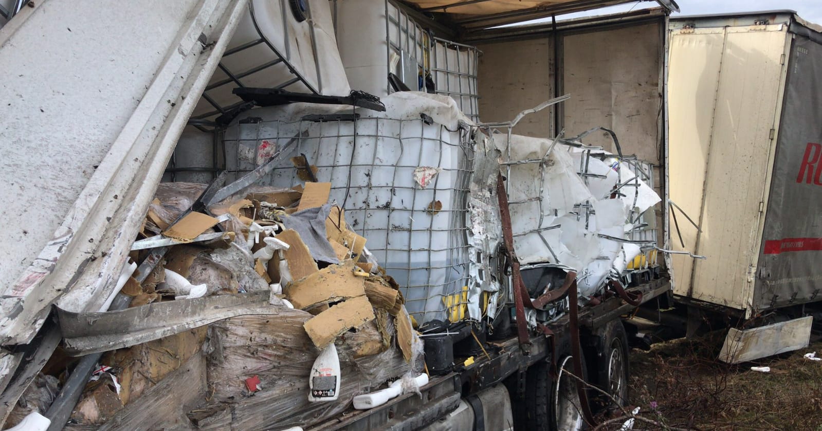 Accident cumplit pe DN1A. Șase persoane au fost implicate, dintre care trei au nevoie de îngrijiri medicale