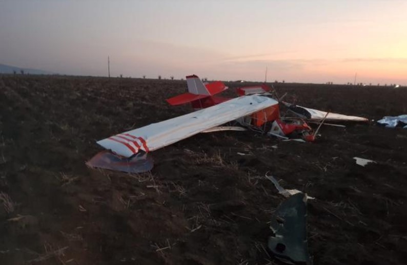 El este Bogdan Constantin Adomniței, bărbatul care a murit în urma accidentului aviatic din Suceava. Era fratele fostului ministru al Educației