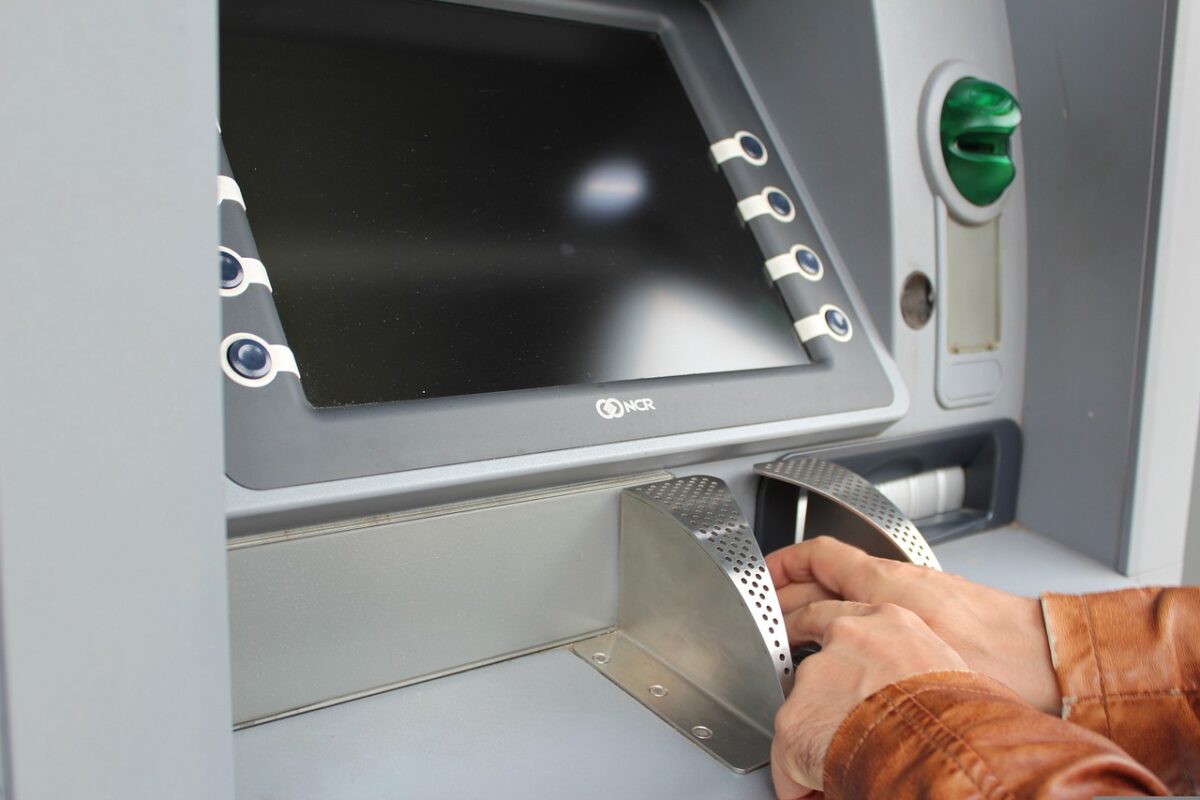 Schimbare la bancomatele din România. Se va întâmpla în toată țara
