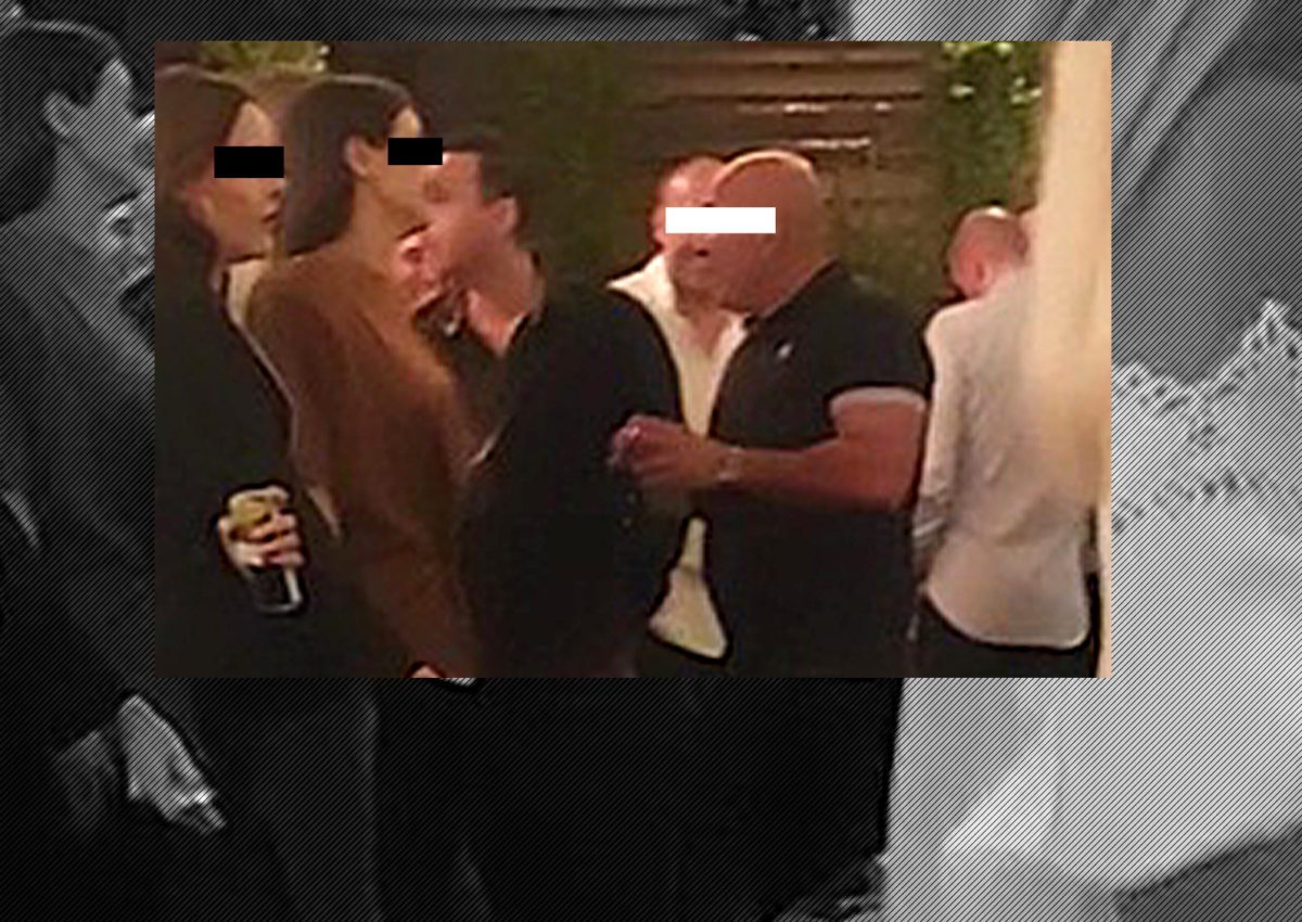 Imagine Stire Milionarul topless din balconul Popeascăi mimează distracția cu unele, blat, la Biutiful. Cântăreațo celebră, pe bune? Dă-i viteză! | 2review.ro
