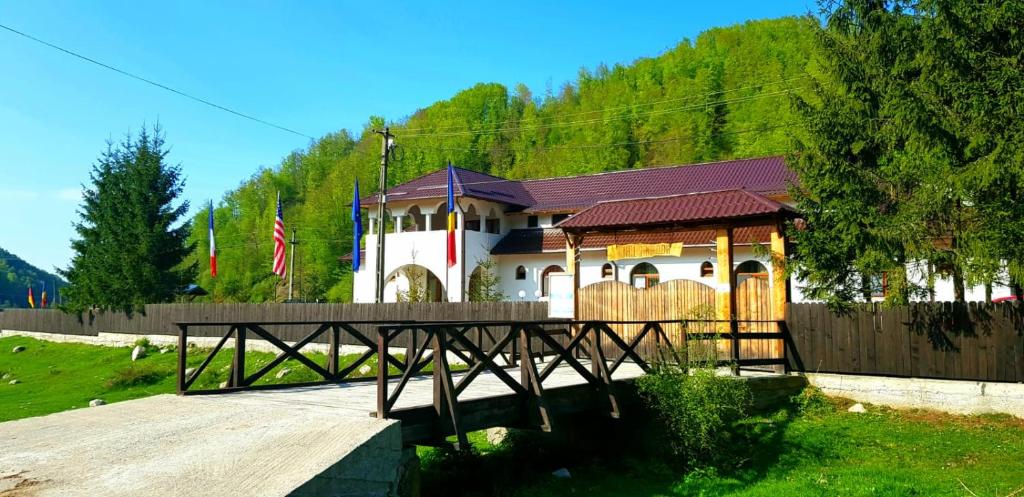 Pensiunea Monicăi Anghel se află în Berevoești, Argeș (Foto: booking.com)