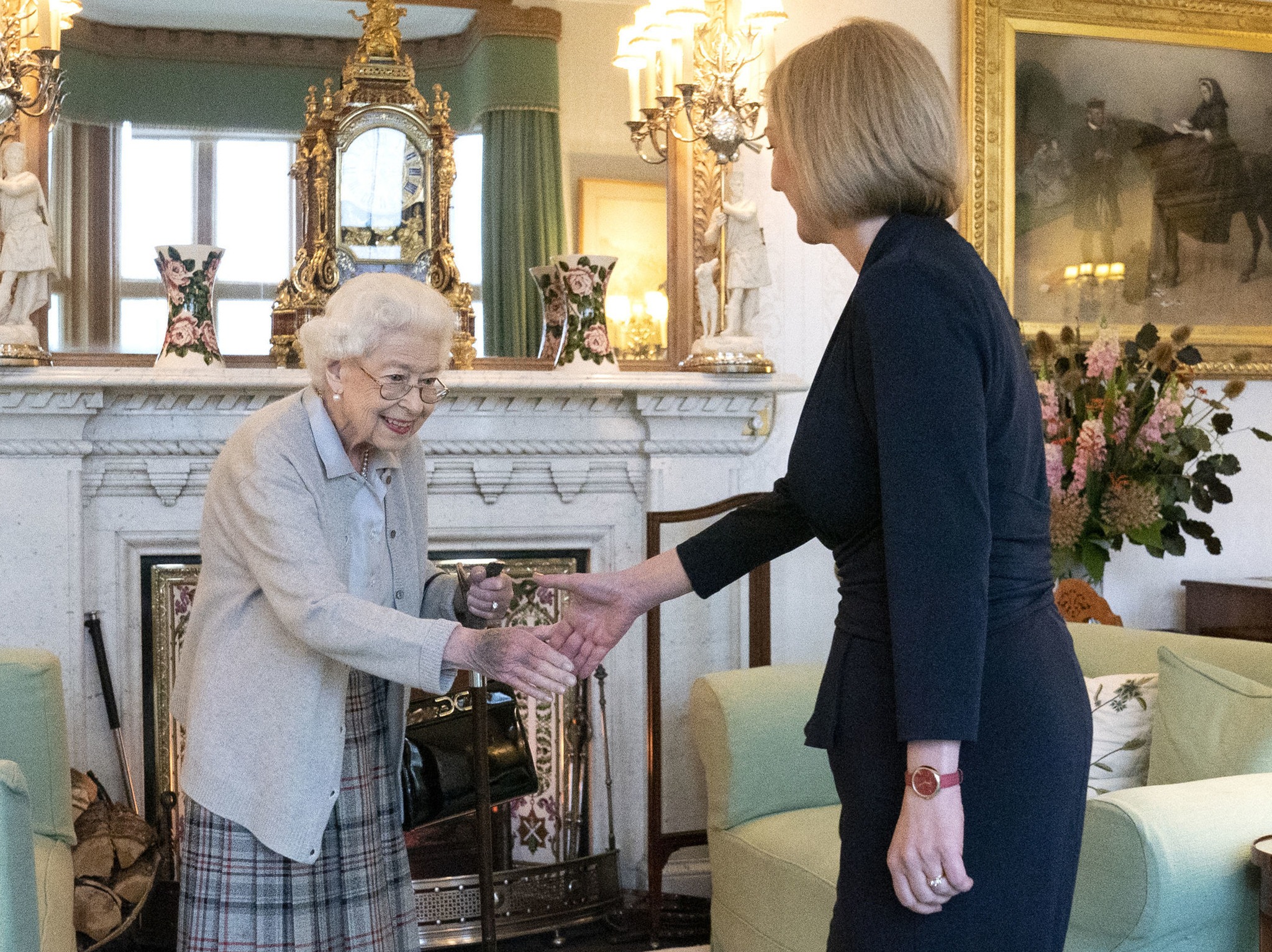 Ultima apariție publică a Reginei Elisabeta a II-a a avut loc marți, 6 septembrie, când a numit-o premier al Marii Britanii pe Liz Truss (Foto: Facebook - The Royal Family)