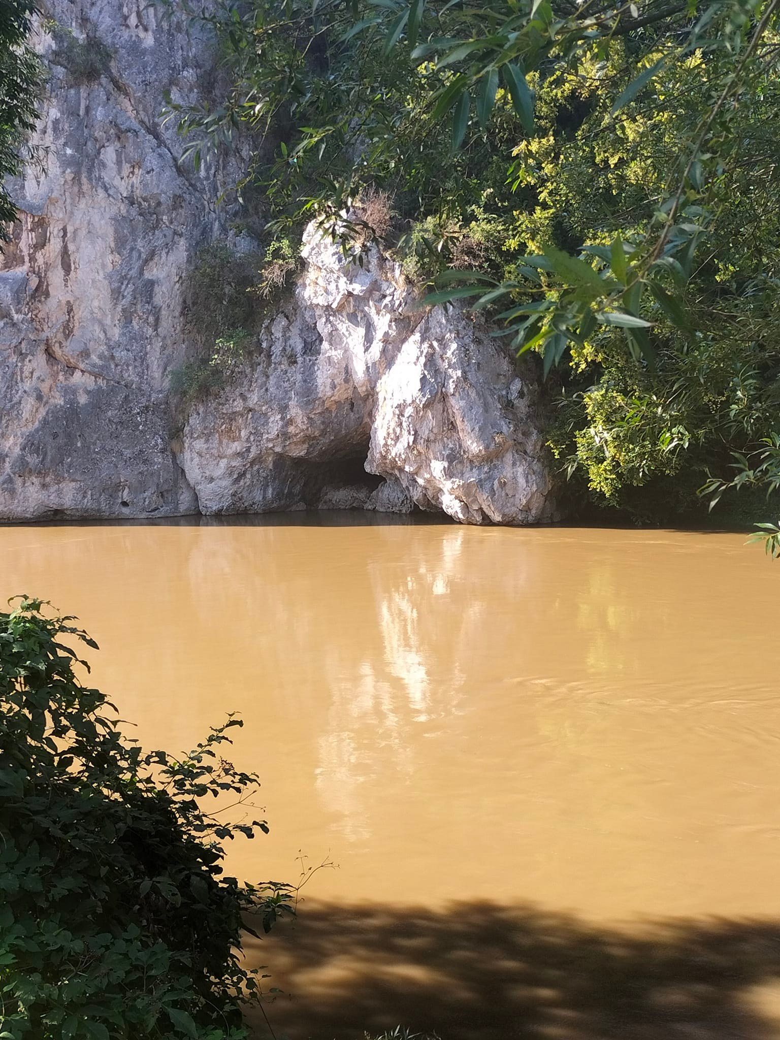Plaja de la Șuncuiuș (Bihor), locul care seamănă cu peisajele din Thailanda (Foto: Facebook)