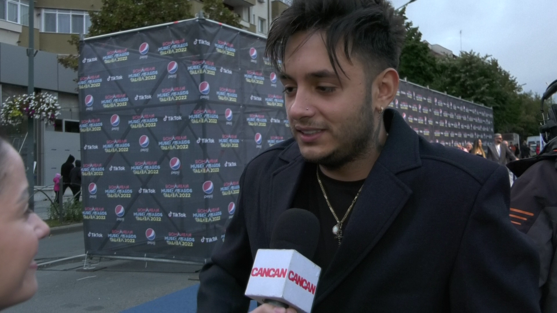 Johny Romano a lucrat în call center / (Sursa: Captură video)