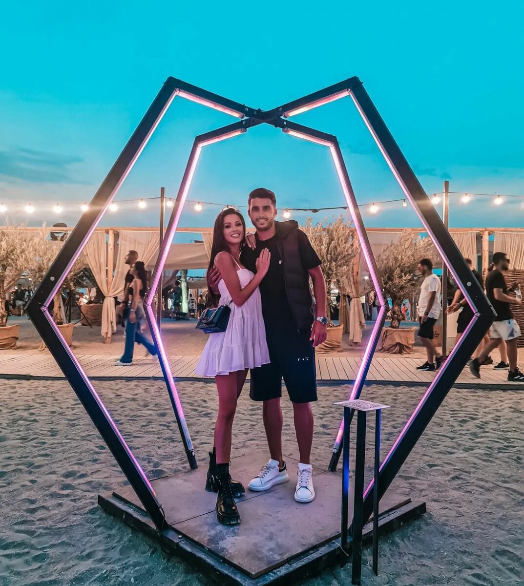 Imagine Stire Cu cine se mărită Ana-Maria Barnoschi. Ce afacere de succes are logodnicul vedetei de la Roata Norocului | 2review.ro