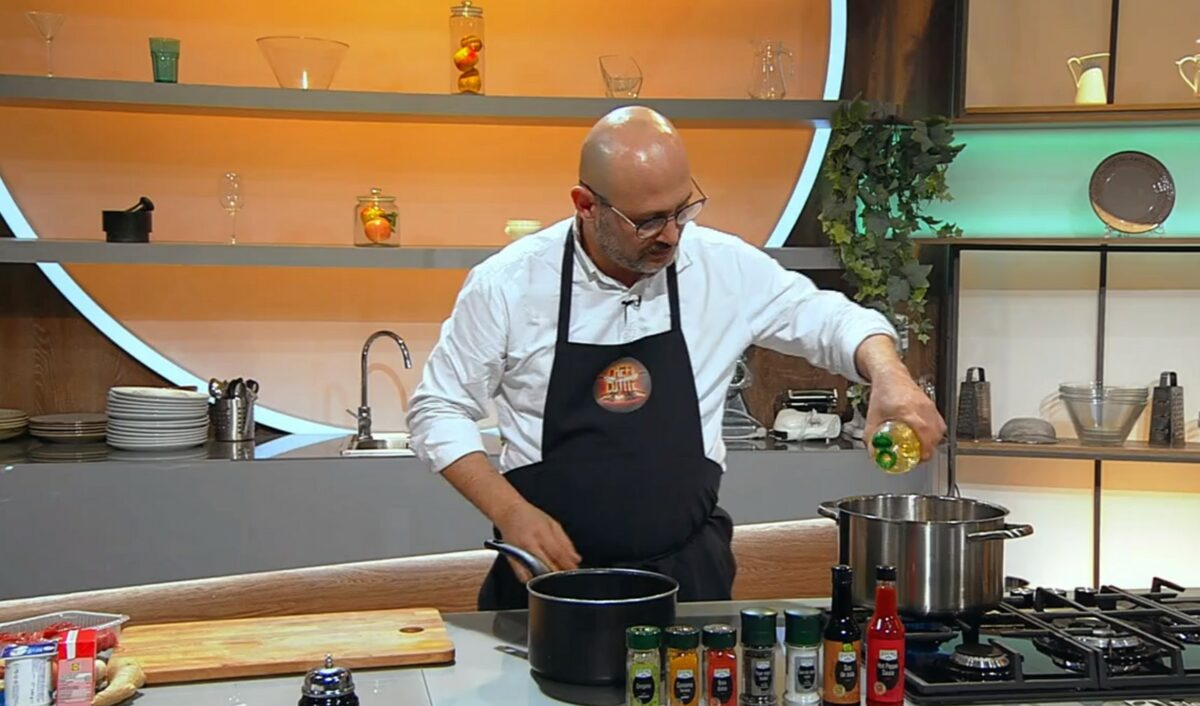 Imagine Stire Cum a ajuns Lucian Ioan, concurentul de la ”Chefi la cuțite”, să gătească pentru Regina Elisabeta: ”Nu am avut voie să spun nimănui” | 2review.ro