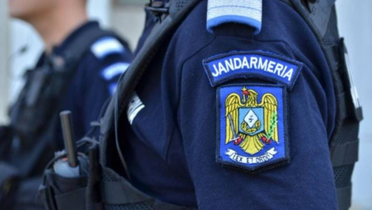 Dezvăluiri cutremurătoare! Un șef din Jandarmerie ar fi agresat o angajată: „M-a luat de cap și m-a tras cu forță”