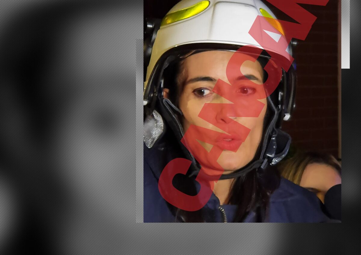 Imagine Stire Incredibil! A luat costumul de pompier pentru o poză. Clotilde Armand n-a fost recunoscută de oameni! | 2review.ro