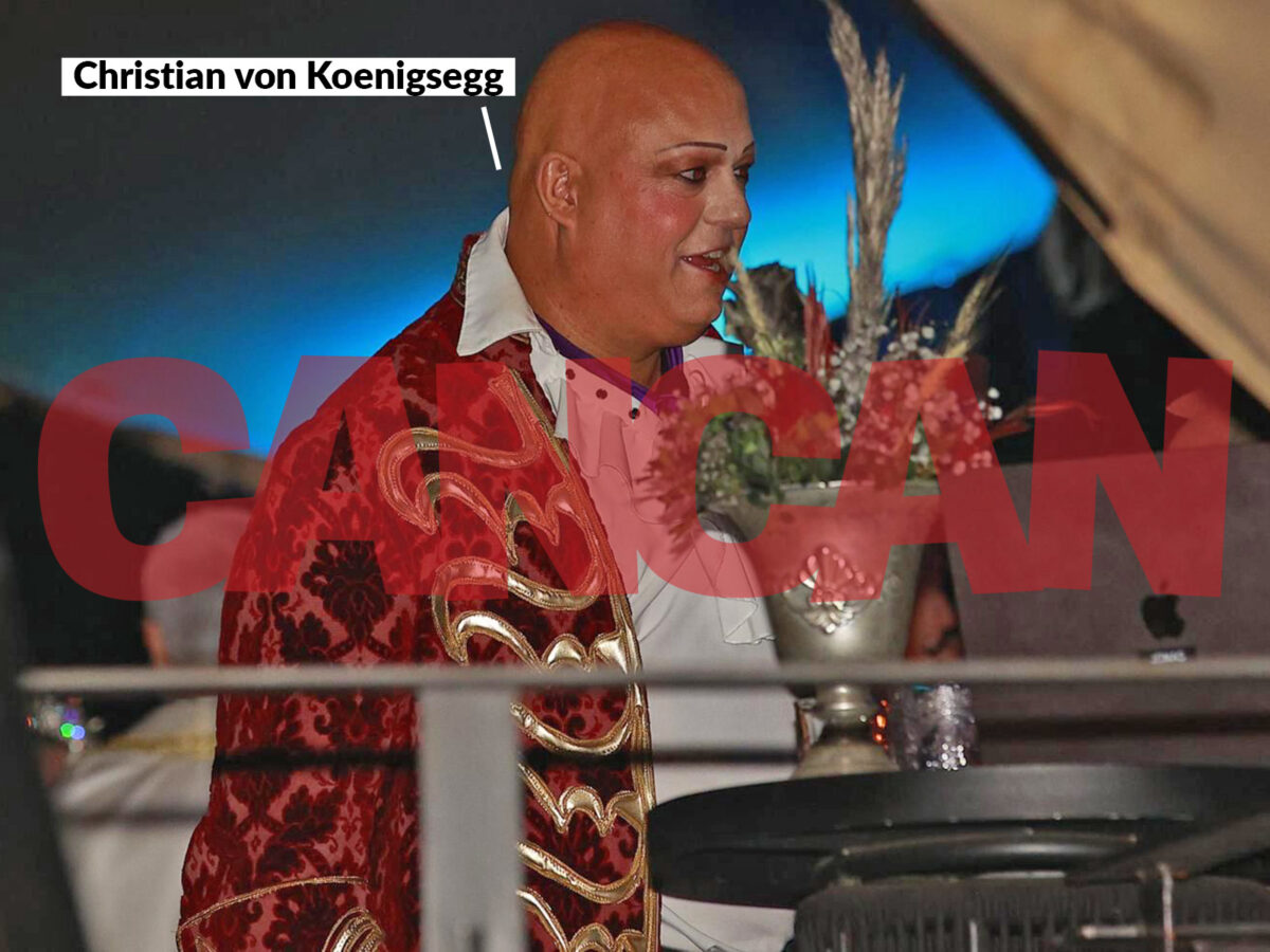 Christian von Koenigsegg a șocat pe toată lumea cu ținuta sa de Halloween. În ce s-a costumat milionarul suedez la mega-petrecerea organizată de Elon Musk