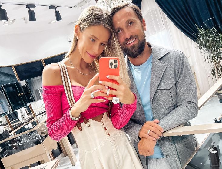 Imagine Stire Gabriela Prisăcariu și Dani Oțil îşi măresc familia! Blondina a făcut fericitul anunţ | 2review.ro