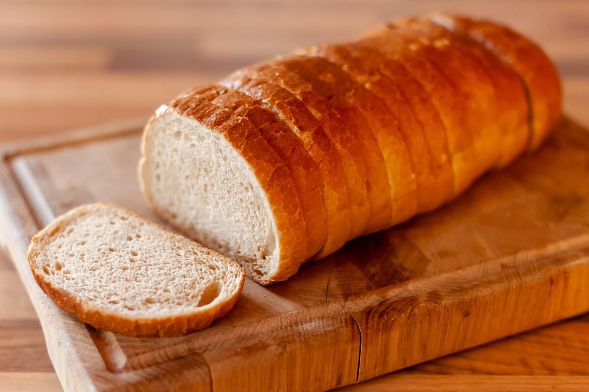 Top 5 motive pentru care să renunți la pâinea feliată. Ce se întâmplă, de fapt, când nu mai mănânci acest aliment