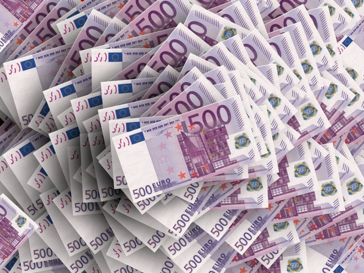 „Țeapă” de 31.000 de mii de euro pentru o familie. Ce au pățit Cristina și Albert, după ce au vrut să-și cumpere un apartament