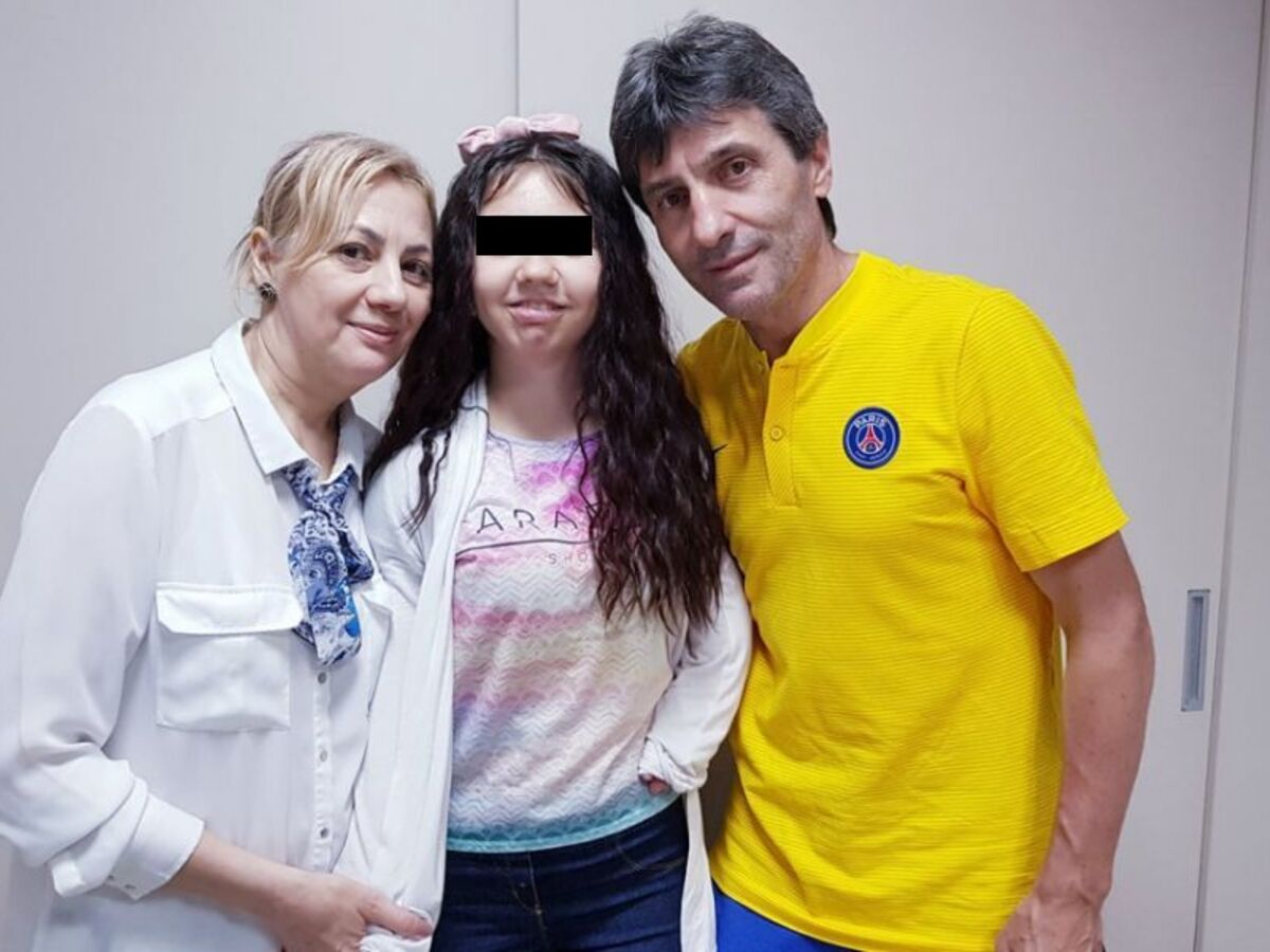 Imagine Stire Otrăvită cu acid și arsă cu țigara, Kassandra vrea să ia viața de la zero. Fiica adoptivă a lui Iosif Rotariu se mută din România | 2review.ro