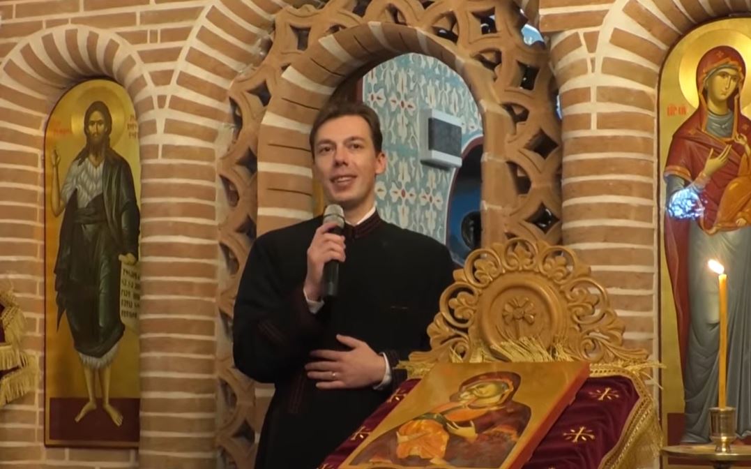 Un preot din Vaslui și-a revenit ca prin minune, după ce a făcut infarct în timpul slujbei și a suferit 3 stopuri cardiace în doar câteva ore