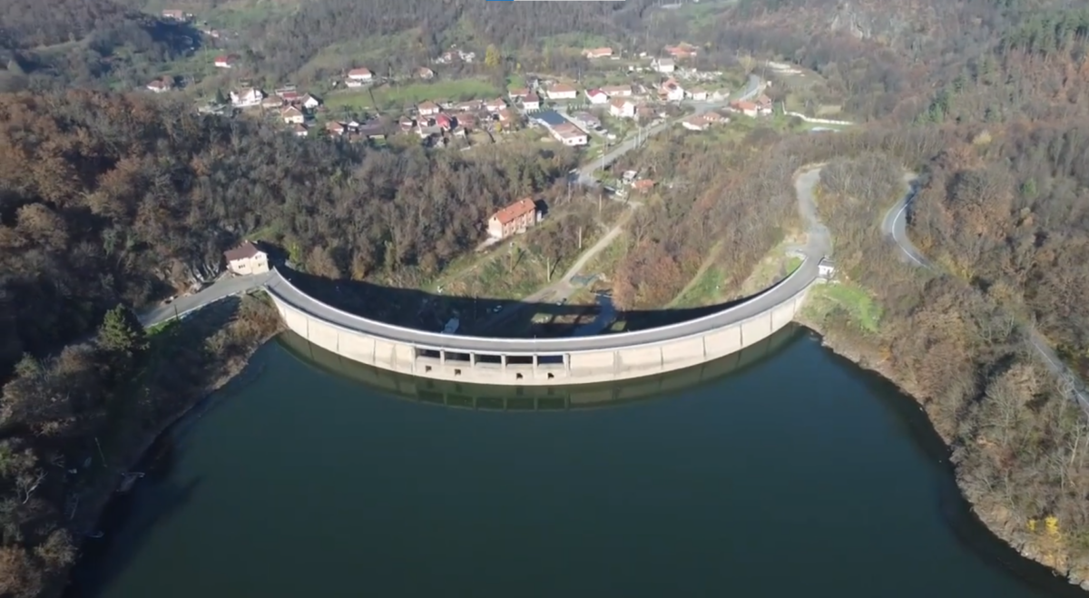 Lacul din România care ascunde comori nebănuite. Satele din zonă au fost complet înghițite de apă