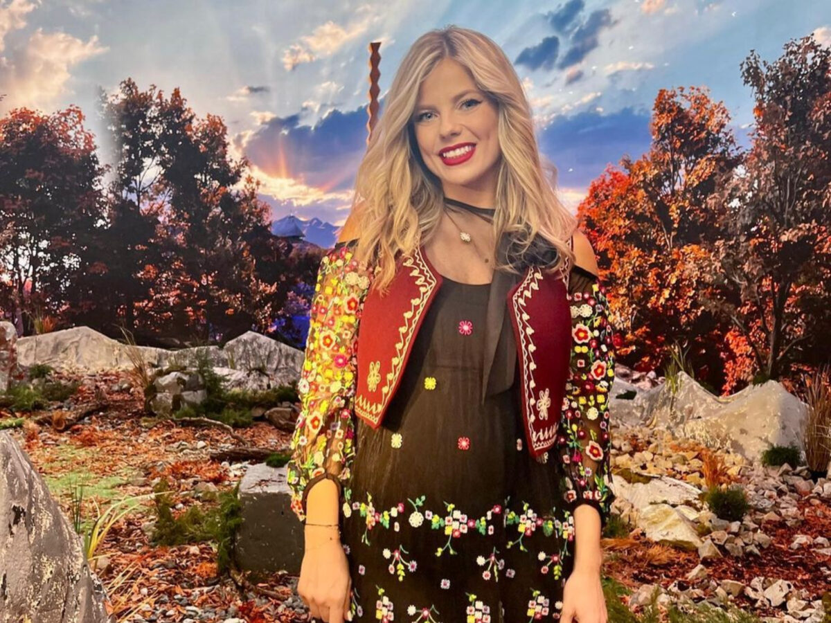 Imagine Stire Roxana Hulpe a făcut dezvăluirea! Ce nume a ales știrista de la PRO TV pentru fetița ei | 2review.ro