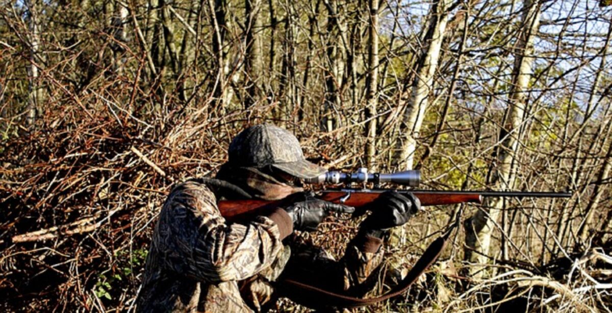 Tânăr de 24 de ani din Caraș-Severin, împușcat la vânătoare. A auns de urgență la spital