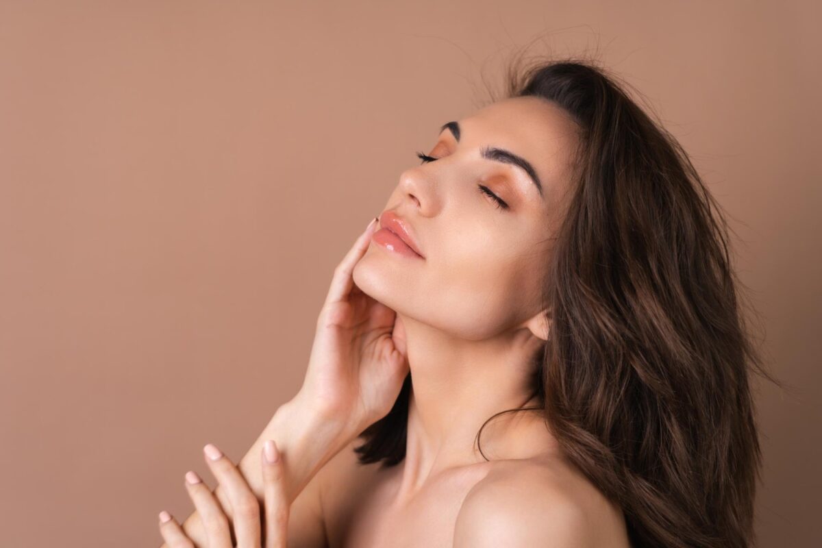 Tânără la orice vârstă sau cum să ai mereu o piele luminoasă și sănătoasă și un look de invidiat