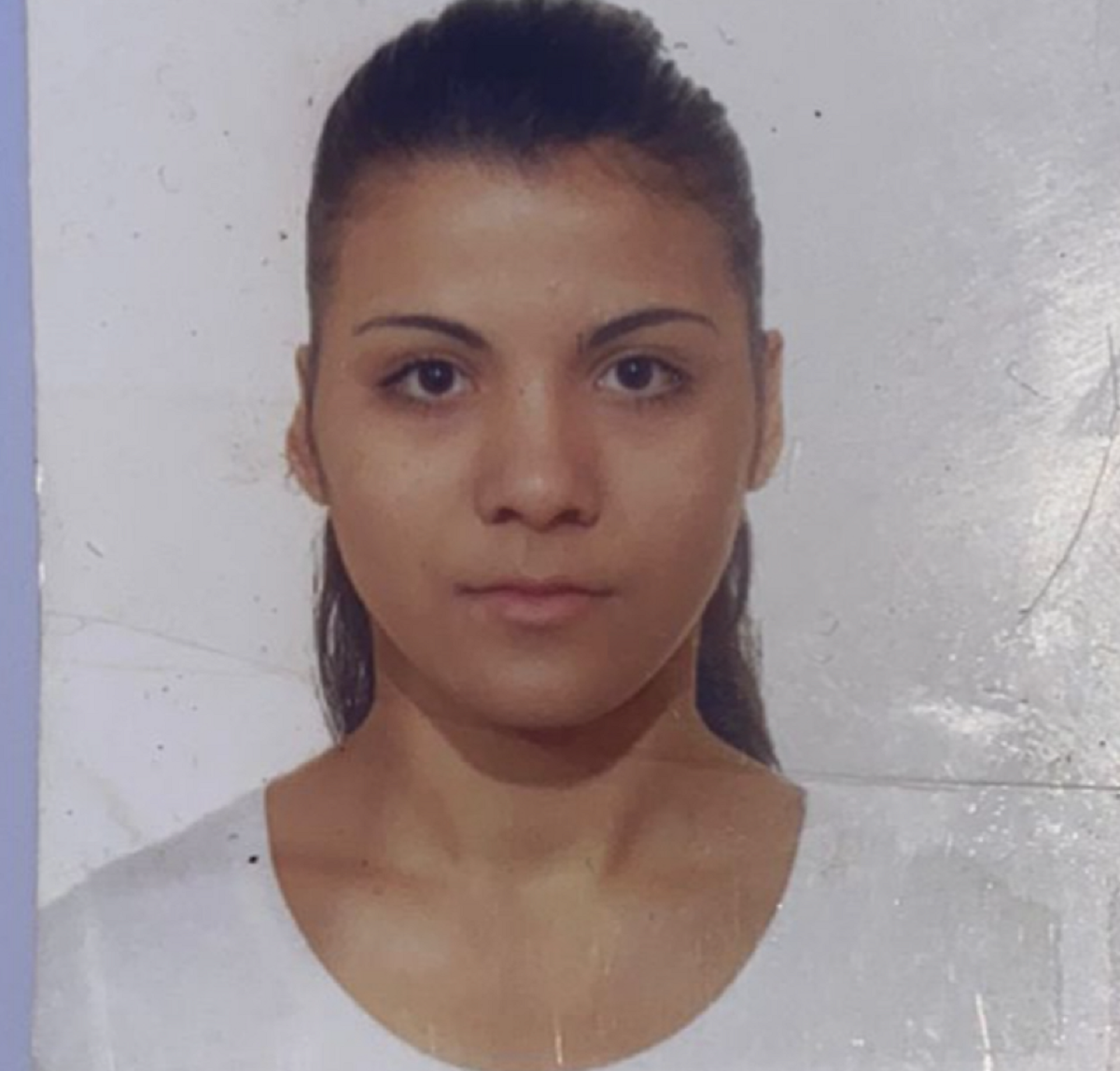 Alertă în Prahova! Negoiță Mihaela Izabela a plecat de acasă și nu a mai revenit. Tânăra de 25 de ani este căutată de poliție și familie
