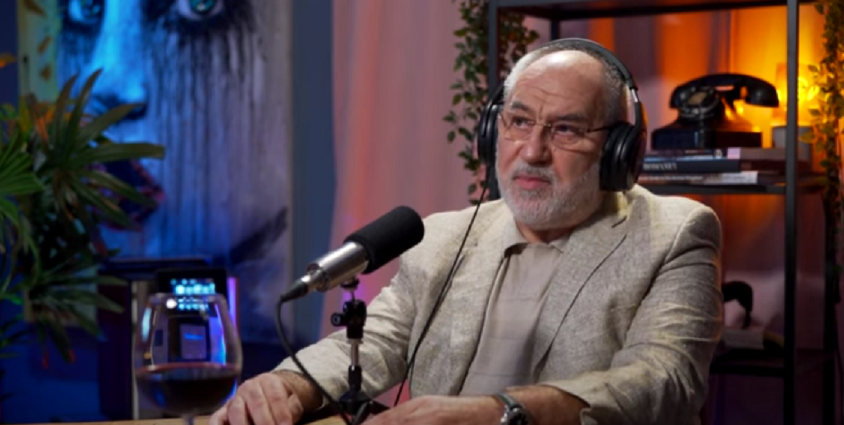 Imagine Stire Dr. Bogdan Marțian, chirurgul care lucrează cu roboții, sfaturi utile pentru prevenția bolilor fatale: ”Oamenii pot obține protecție” | 2review.ro