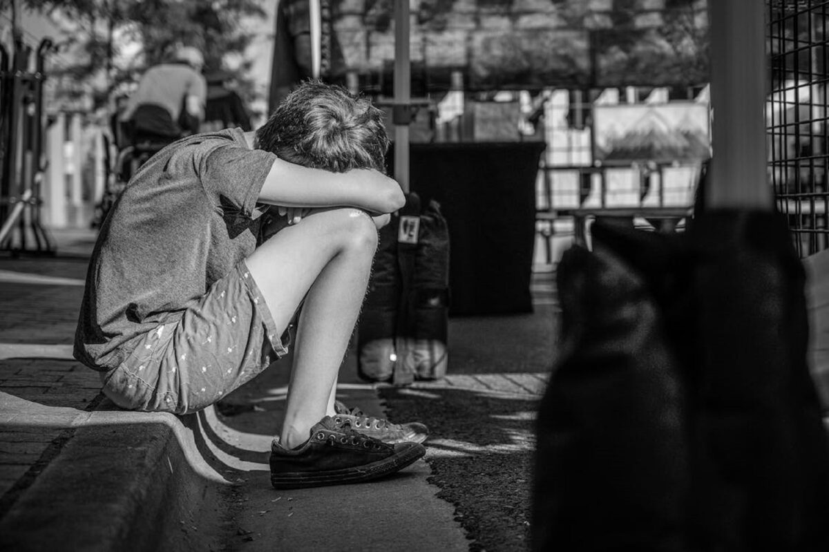Tragedie în Mehedinți! La doar 13 ani, fiul unui preot și-a pus capăt zilelor după o ceartă cu iubita