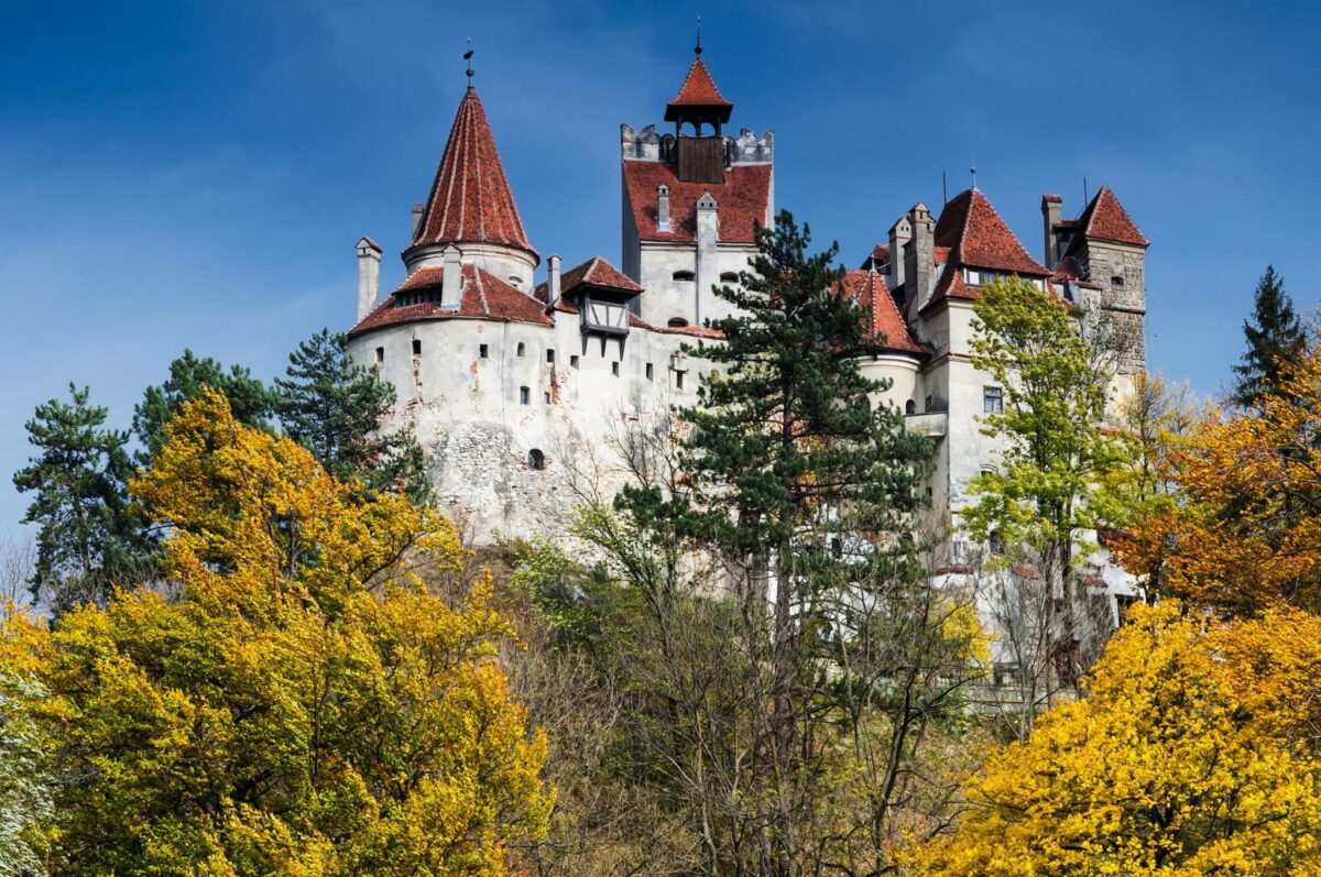 Castelul Bran – legende și istoric. Programul de vizitare, rute și tarife de acces