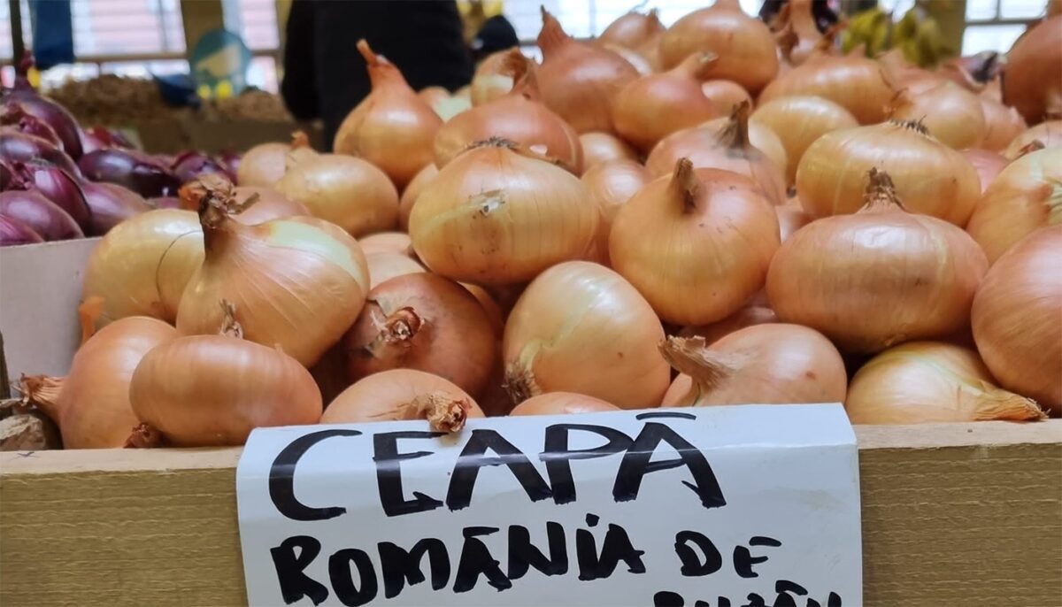 Nu este o eroare! Ireal cu câți lei se vinde 1 kilogram de ceapă în Piața Bucur Obor din București acum, cu 9 zile înainte de Crăciun