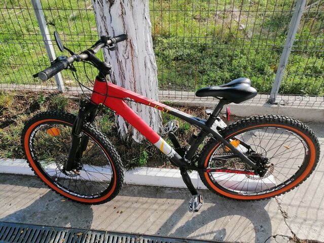 Râzi cu lacrimi! Ce răspuns a primit un bărbat, după ce a postat imagini cu cel care i-a furat bicicleta