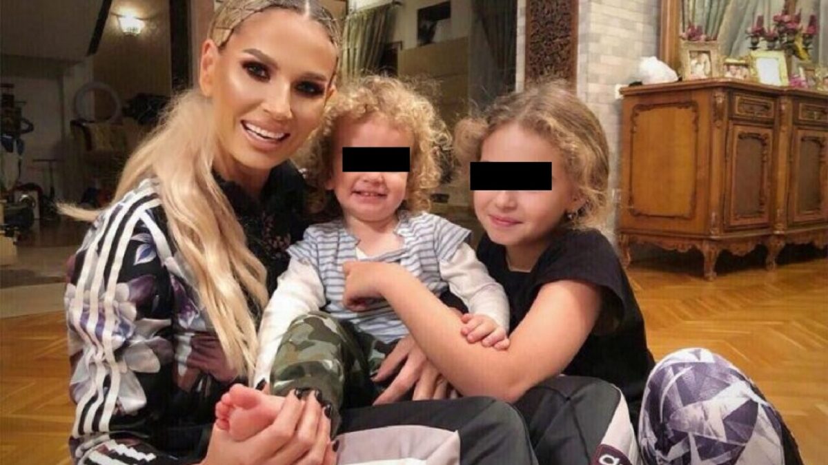 Imagine Stire Andreea Bănică și copiii, probleme de sănătate chiar în ziua de Crăciun: ”Nu a mai funcționat nimic!” | 2review.ro