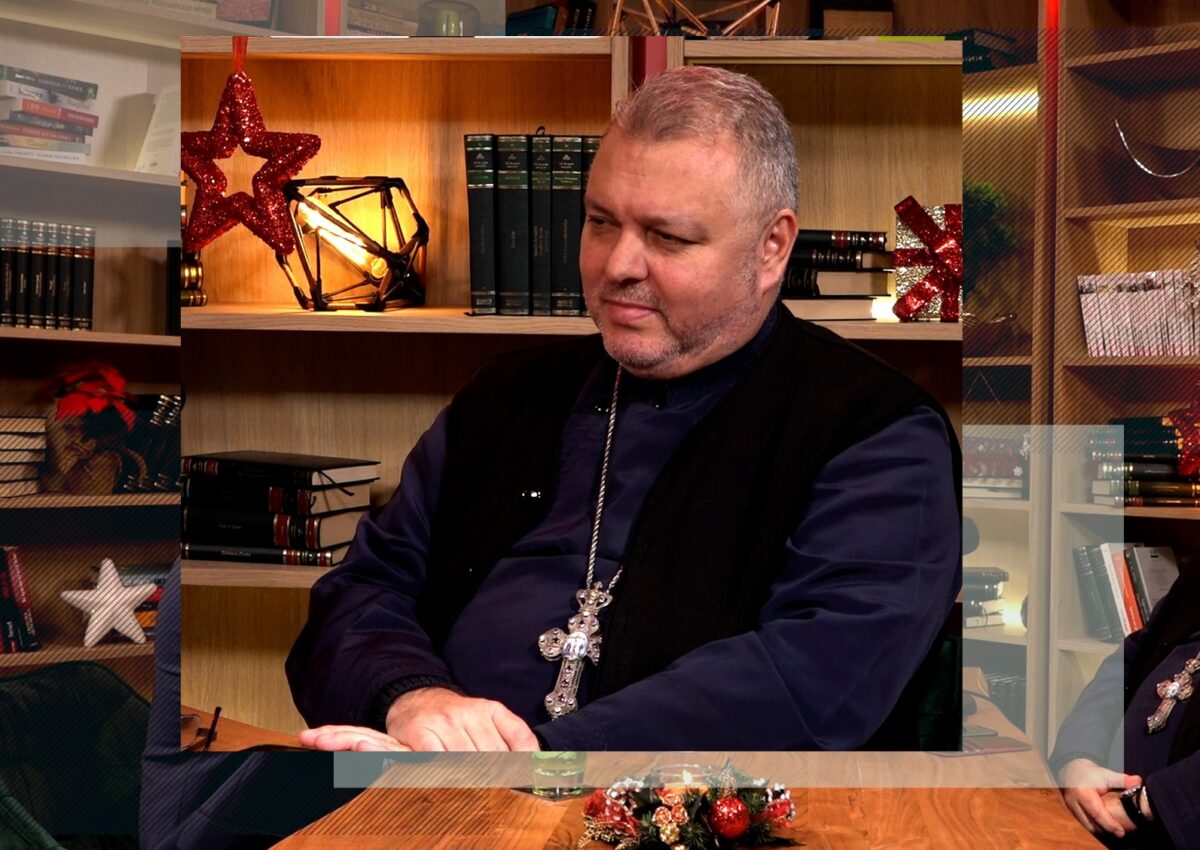 Imagine Stire Mihai Viteazul a promis să aducă de la Bari moaștele Sfântului Nicolae după ce i-a fost cruțată viața! Emil Nedelea Cărămizaru: „Le-a purtat în lupta de la Călugăreni!” | 2review.ro