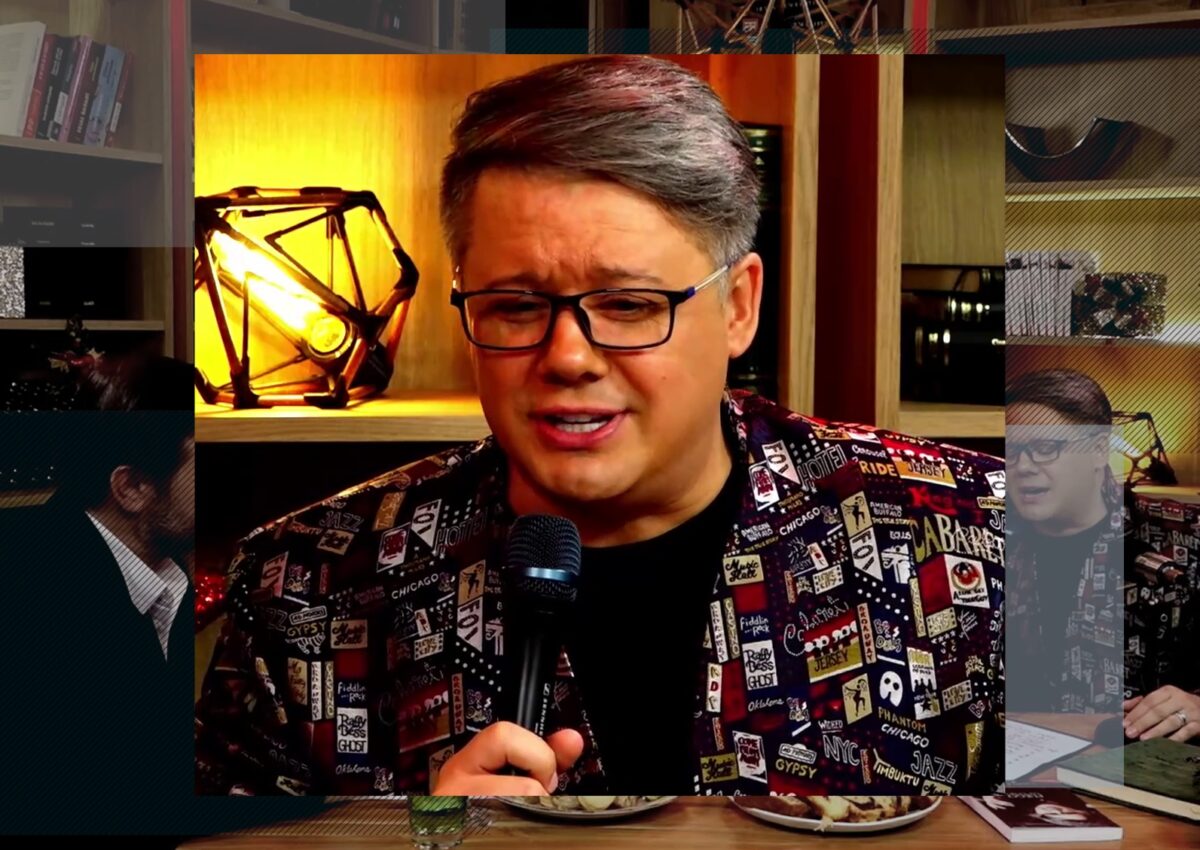Imagine Stire Paul Surugiu, dialog savuros cu “Bubulina”: “Am cea mai tânără bunică din lume!” A sunat-o în timpul podcastului pe cea care îl așteaptă acasă | 2review.ro