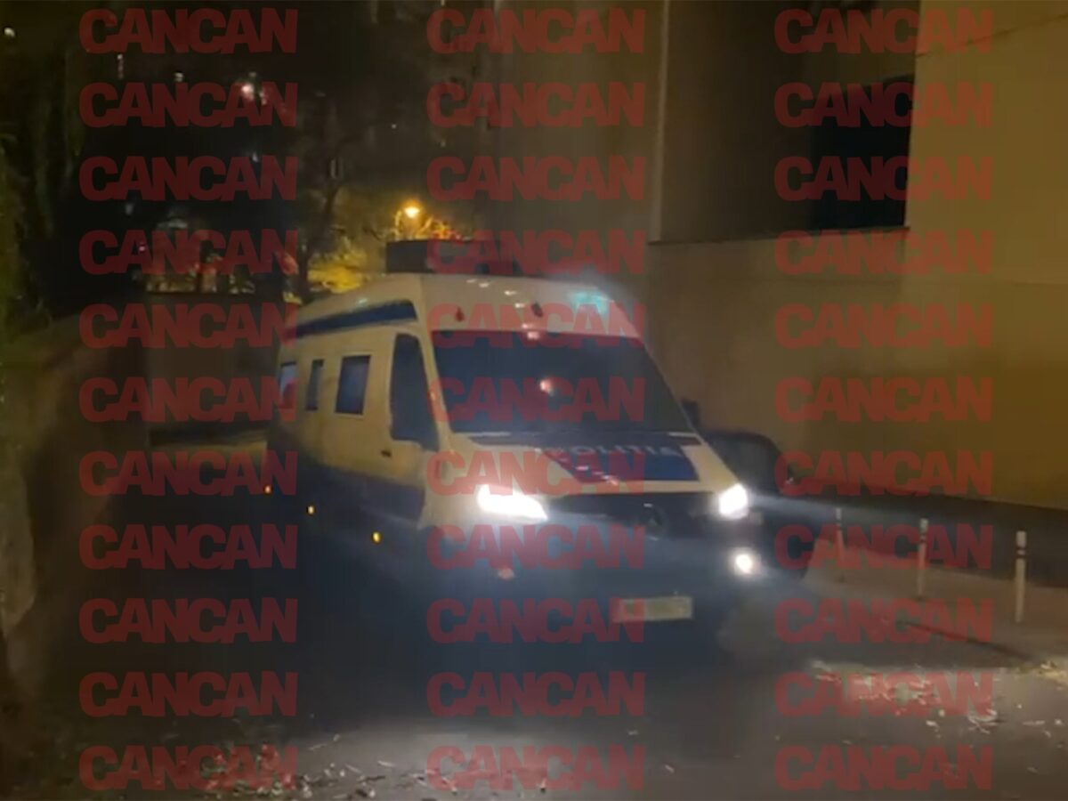 Imagine Stire EXCLUSIV | Primele imagini cu frații Tate și fosta polițistă, după ce au ieșit din Tribunal | 2review.ro