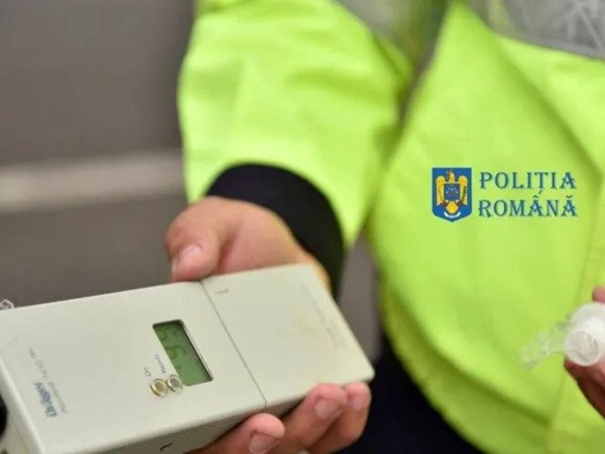 După cât timp te poți urca la volan dacă ai băut un pahar de vin fiert sau vișinată. Ce spune un polițist