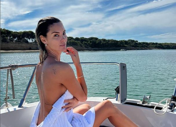 Imagine Stire Ramona Olaru a plecat în Tulum! Cine a însoţit-o pe blondină în vacanţa exotică | 2review.ro