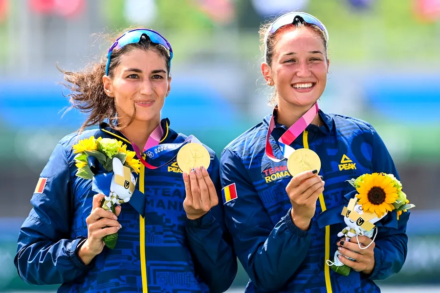 Cadou oferit românilor de ziua ei. Ancuța Bodnar, împreună cu Simona Radiș, au cucerit medaliile de aur în proba de dublu vâsle feminin